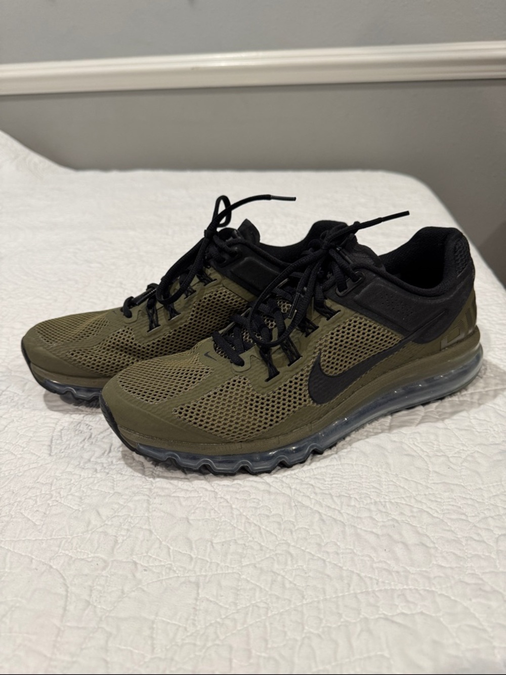 Nike Air Max 2013 Olive Green Black Running Sneakers. Mens size 12.